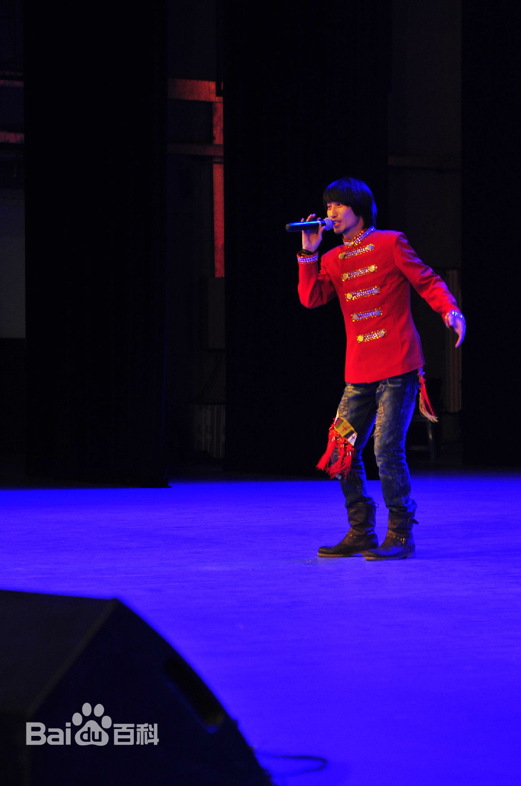 韩喜(老E)与本山传媒副总裁著名演员刘流生活照