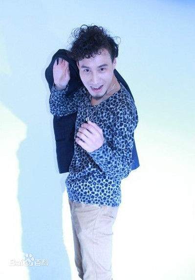 韩喜(老E)与本山传媒副总裁著名演员刘流生活照