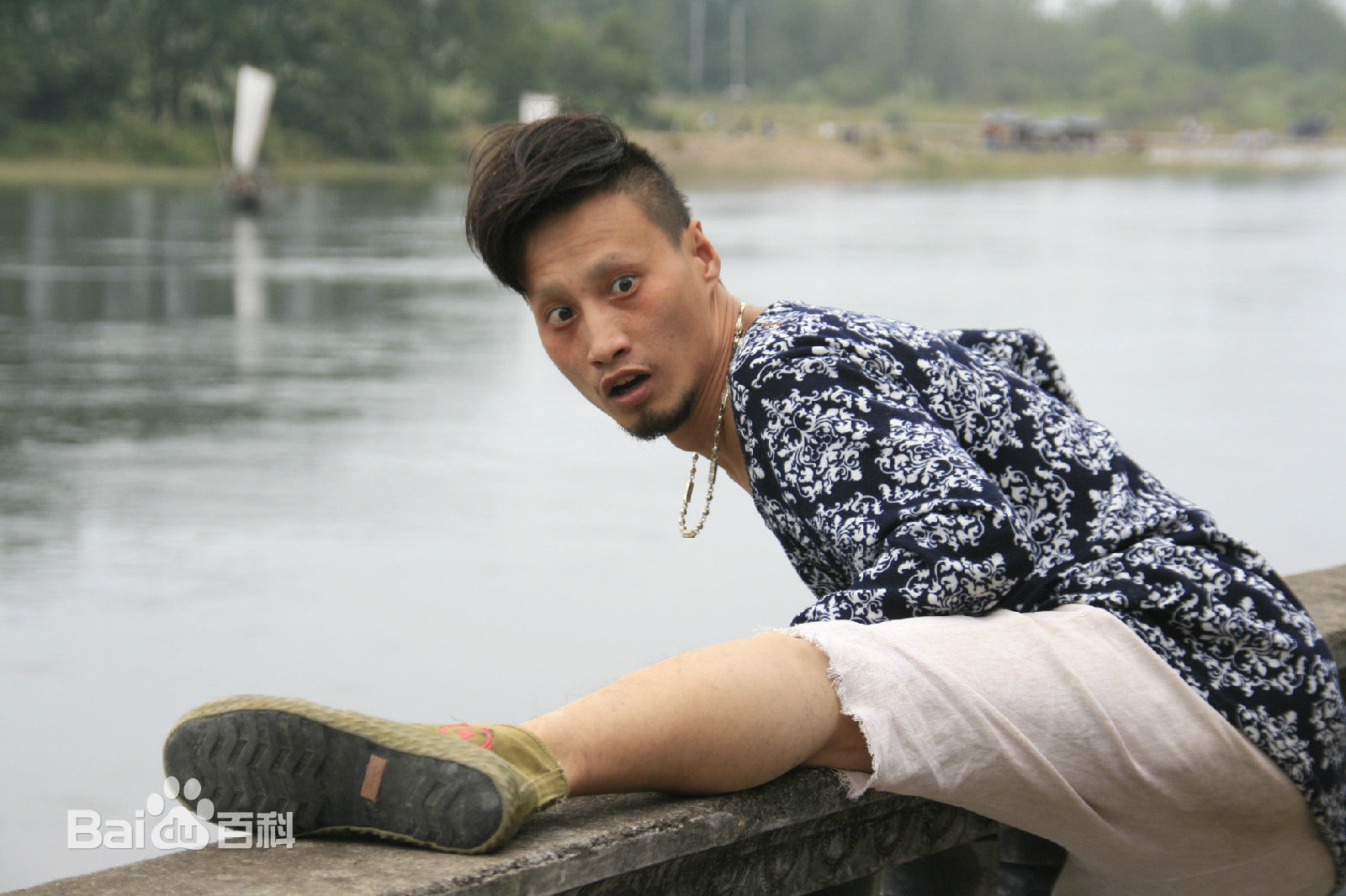 韩喜(老E)与本山传媒副总裁著名演员刘流生活照