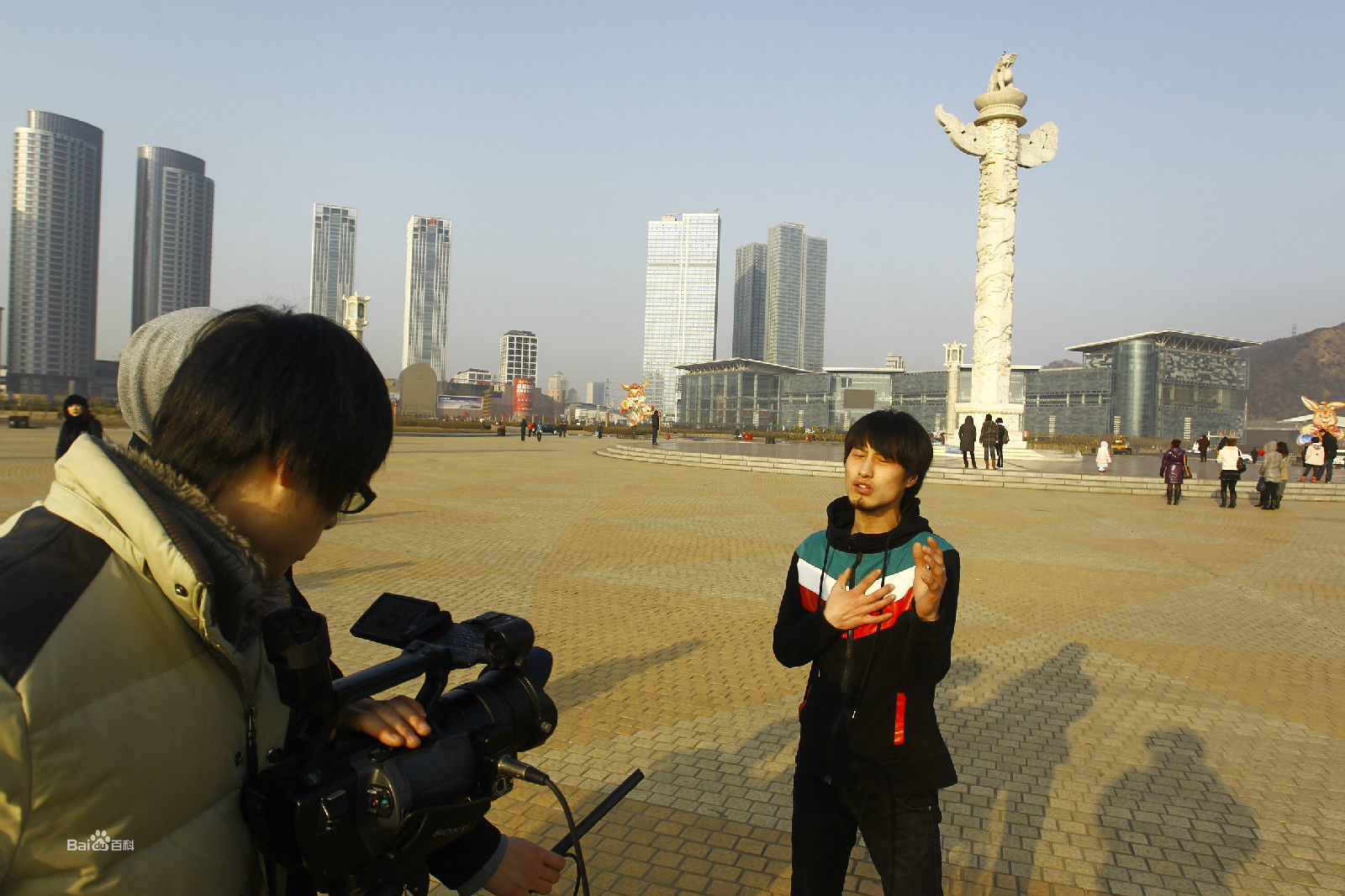 韩喜(老E)与本山传媒副总裁著名演员刘流生活照