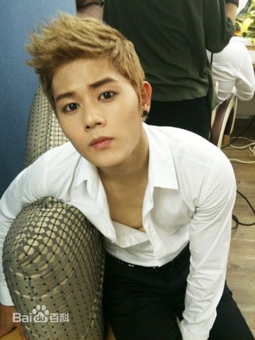 金桐俊(，Kim Dong Jun)照生活照相册