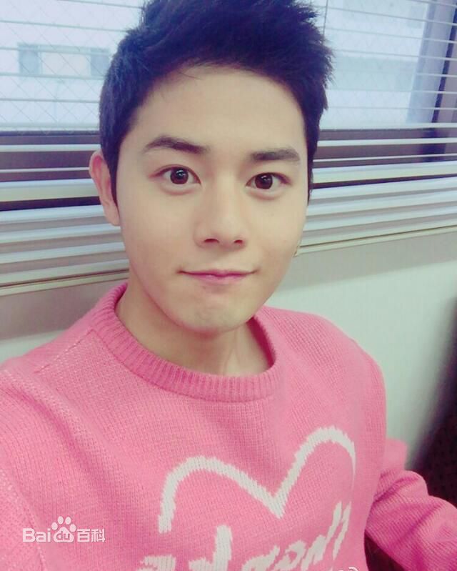 金桐俊(，Kim Dong Jun)照生活照相册