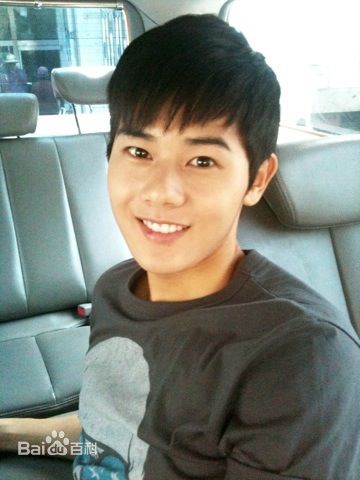 金桐俊(，Kim Dong Jun)照生活照相册