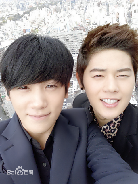 金桐俊(，Kim Dong Jun)照生活照相册