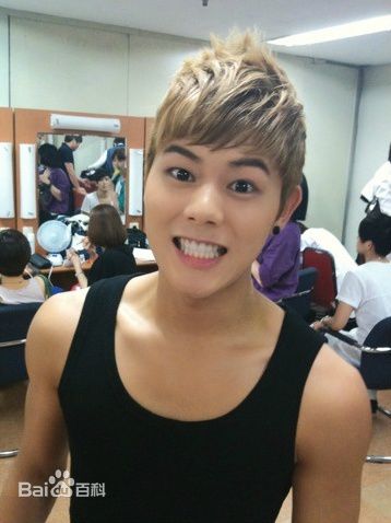 金桐俊(，Kim Dong Jun)照生活照相册