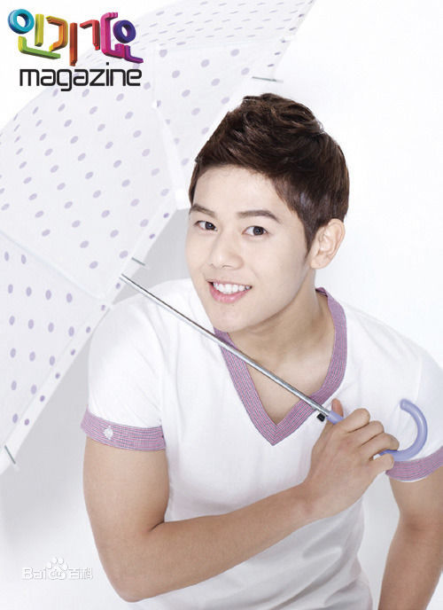 金桐俊(，Kim Dong Jun)2011年图片生活照相册