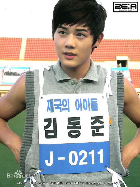 金桐俊(，Kim Dong Jun)2011年图片生活照相册