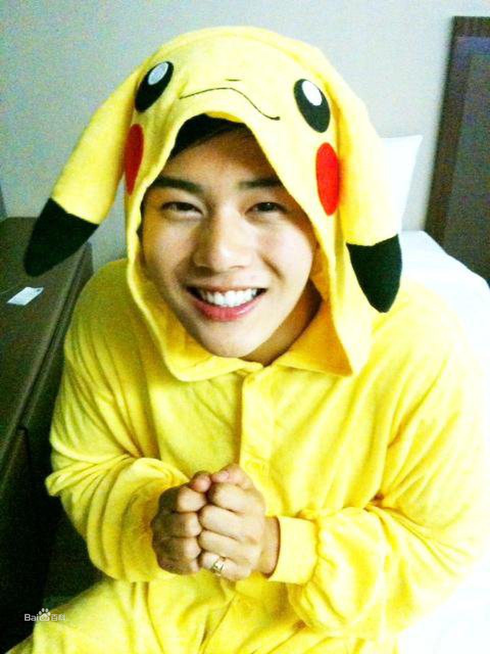 金桐俊(，Kim Dong Jun)2011年图片生活照相册