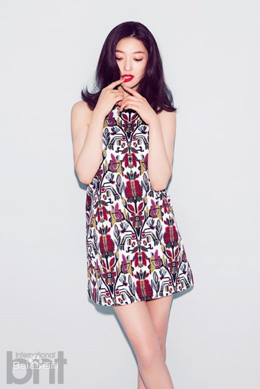 李艾儿（李伊）( /Lee El)李艾儿素颜照相册