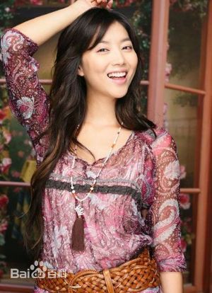 吴允儿( Oh Yoon Ah)生活照前后照片