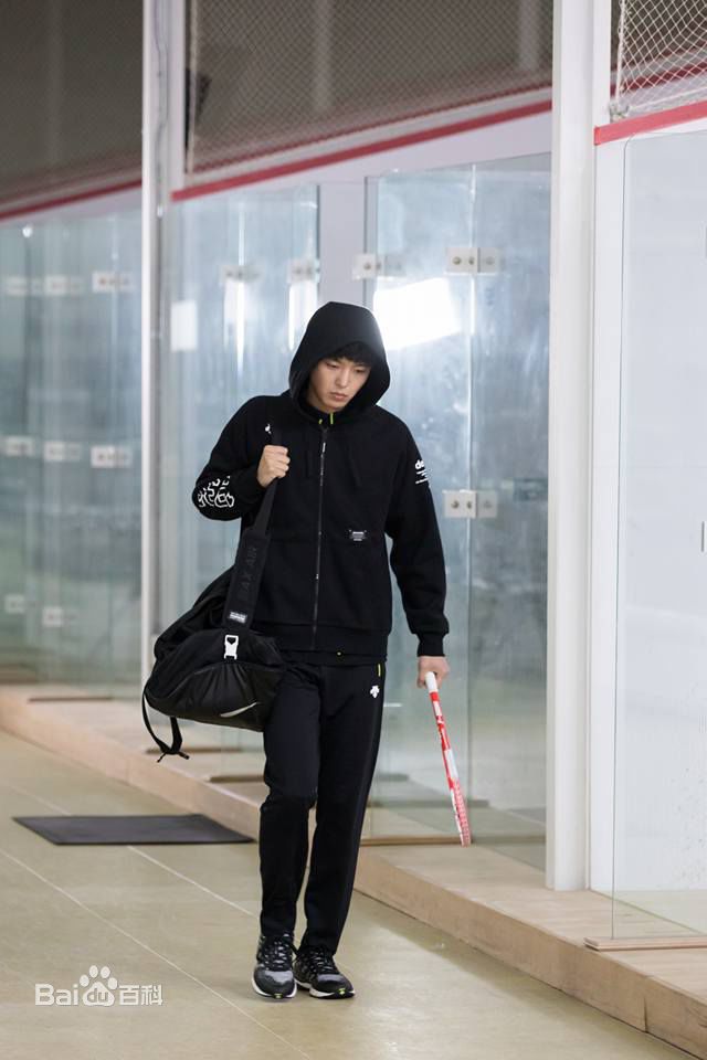 延宇振(Woo Jin Yeon 、ヨン·ウジン)内向的老板壁纸壁纸