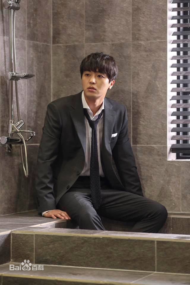 延宇振(Woo Jin Yeon 、ヨン·ウジン)内向的老板壁纸壁纸