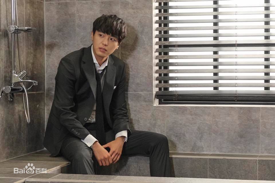 延宇振(Woo Jin Yeon 、ヨン·ウジン)内向的老板壁纸壁纸