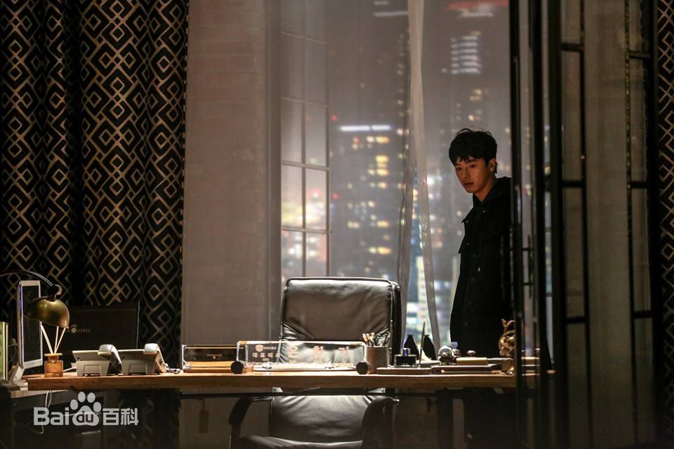 延宇振(Woo Jin Yeon 、ヨン·ウジン)内向的老板壁纸壁纸