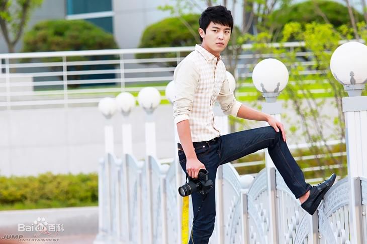 延宇振(Woo Jin Yeon 、ヨン·ウジン)Secret Love素颜照壁纸