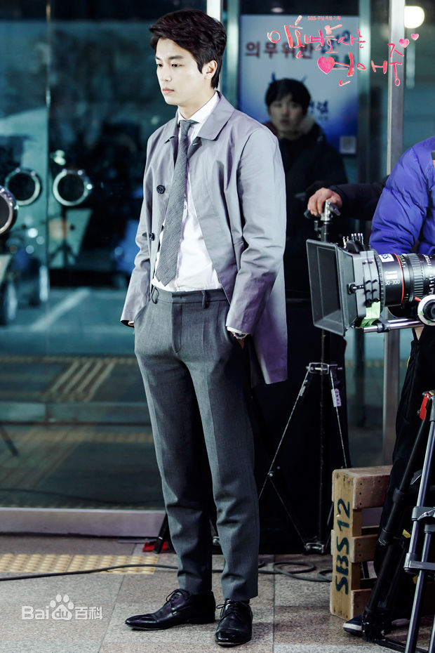 延宇振(Woo Jin Yeon 、ヨン·ウジン)离婚律师恋爱中素颜照相册