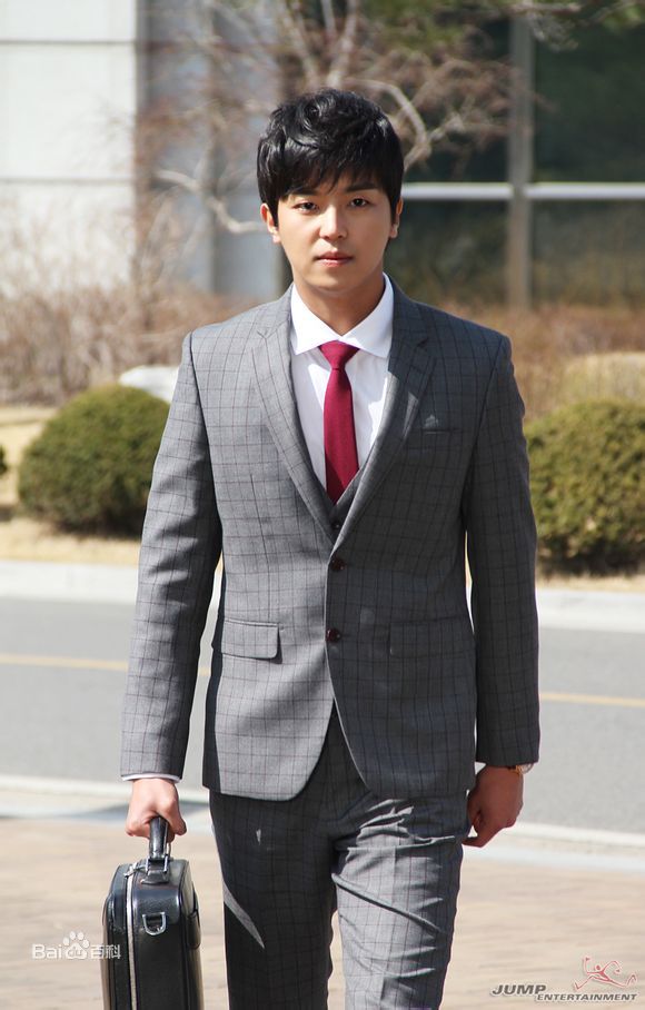 延宇振(Woo Jin Yeon 、ヨン·ウジン)当男人恋爱时生活照