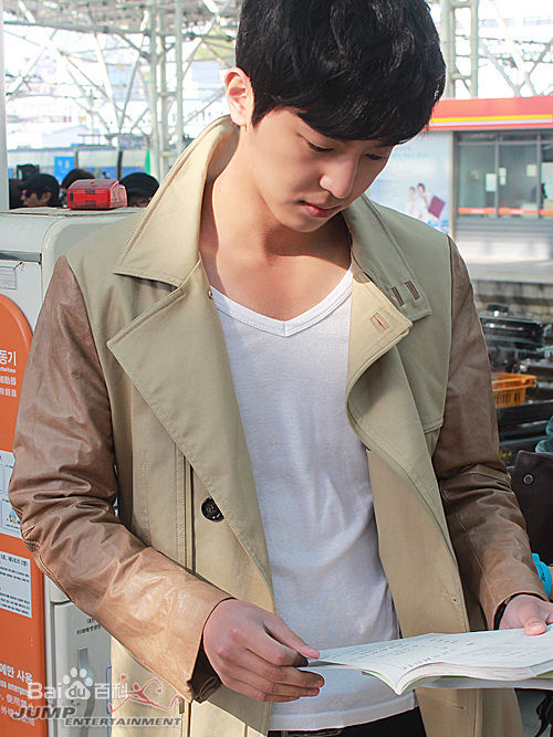 延宇振(Woo Jin Yeon 、ヨン·ウジン)当男人恋爱时生活照