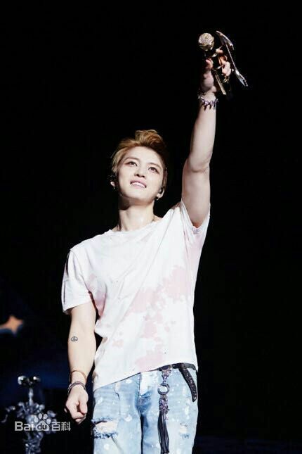 金在中(キム ジェジュン、Kim Jae Joong、Kim Jae Jung、JeJung、J-JUN)2017年演唱会素颜照壁纸