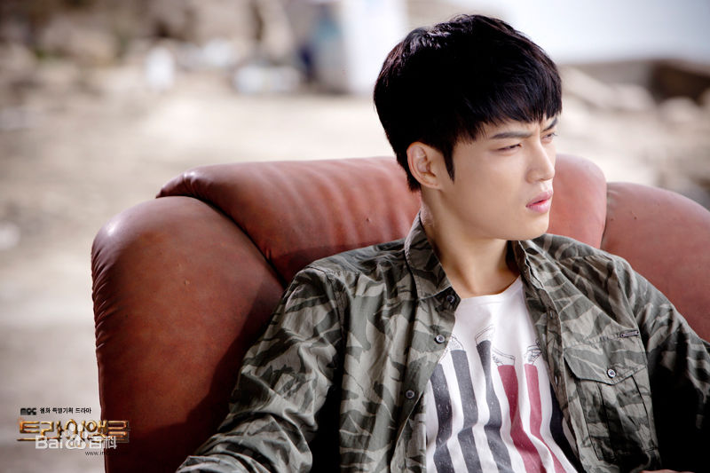 高清金在中(キム ジェジュン、Kim Jae Joong、Kim Jae Jung、JeJung、J-JUN)在《Triangle》饰许英达中的图集