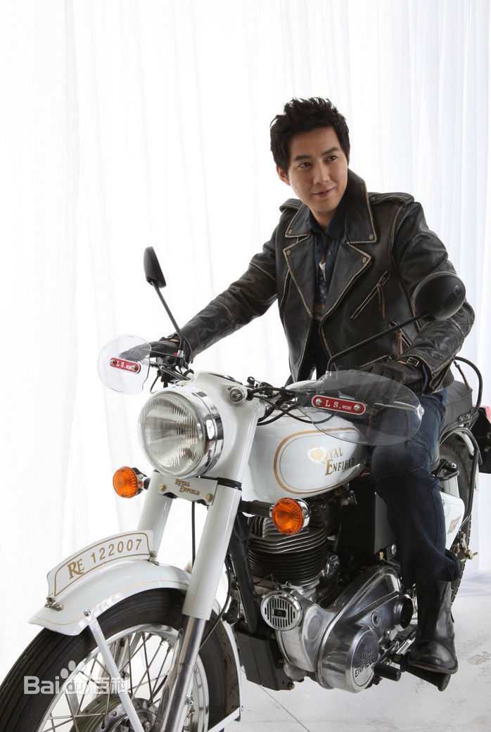 柳镇()广告代言图性感图片图集