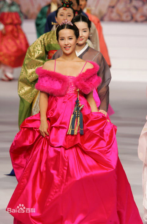 赵茹珍(（Jo Yeo-jeong）)活动照壁纸壁纸