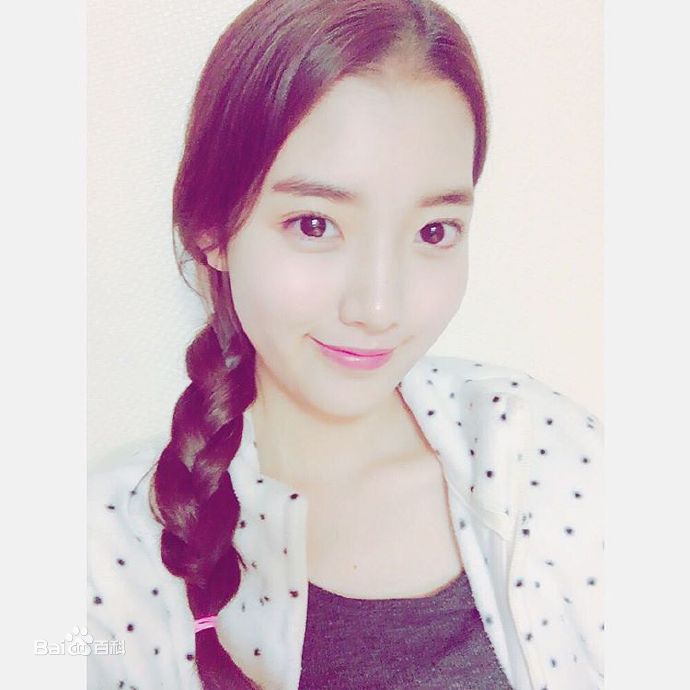 郑多彬(Jung DaBin)的日常壁纸壁纸