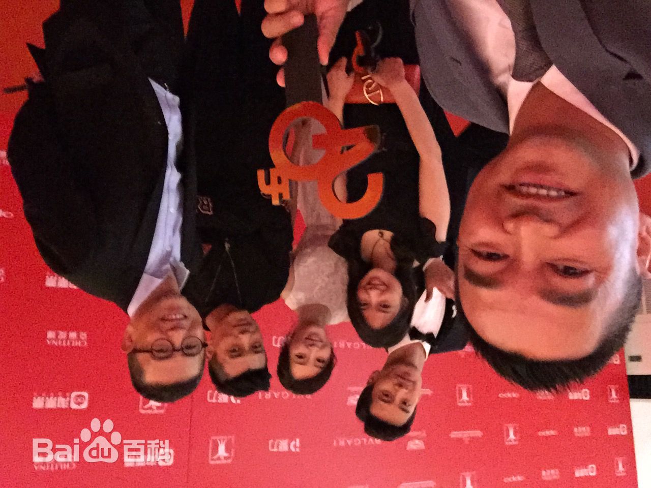 精选韩平在执导《捍卫者》中的图册