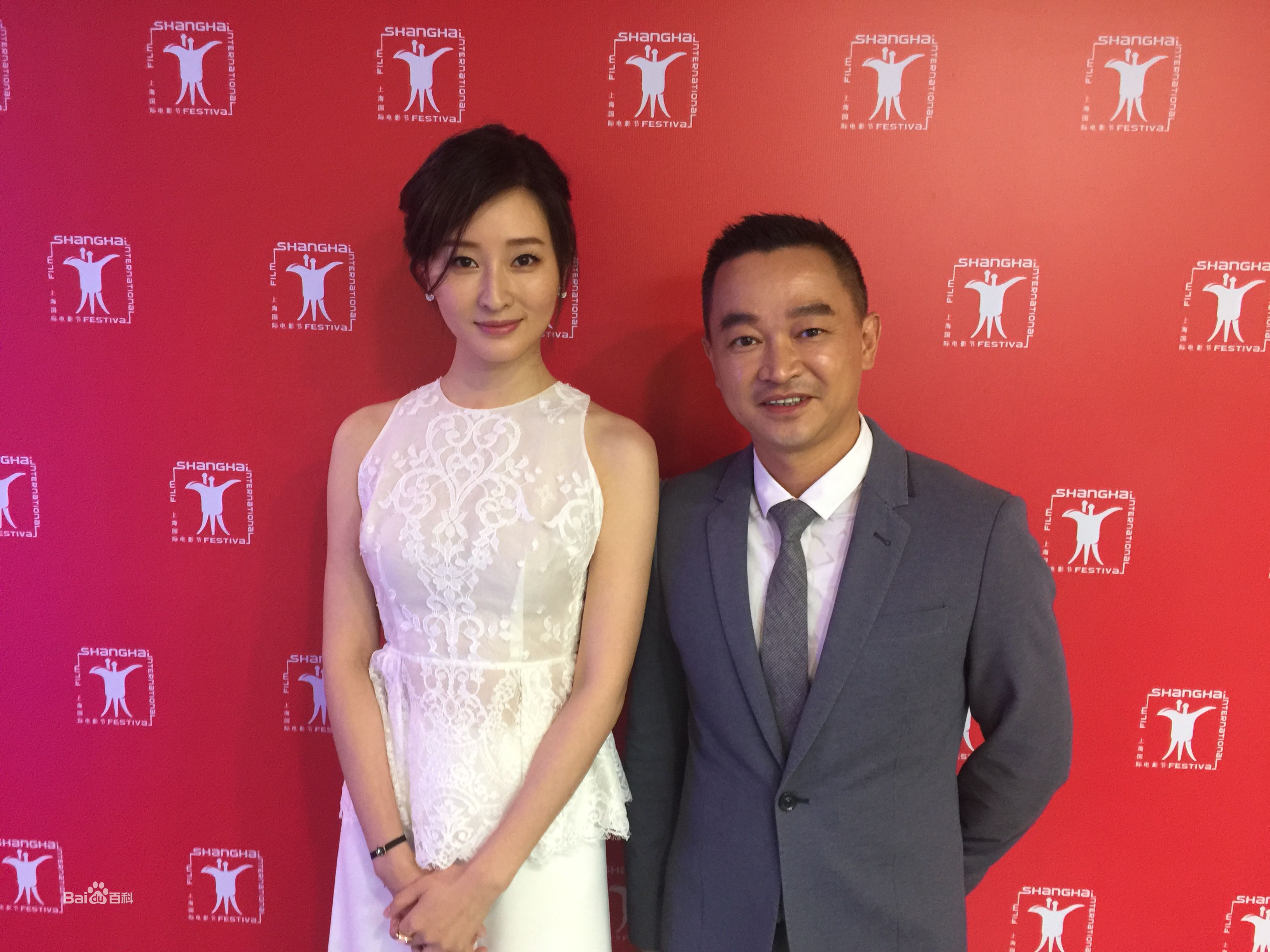 精选韩平在执导《捍卫者》中的图册