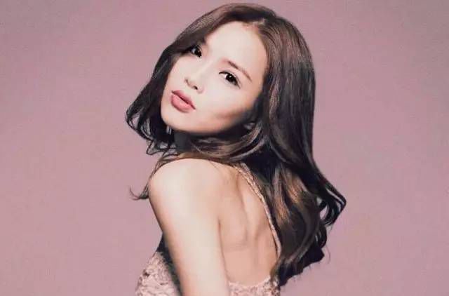 最优质方皓玟(Charmaine Fong)生活照