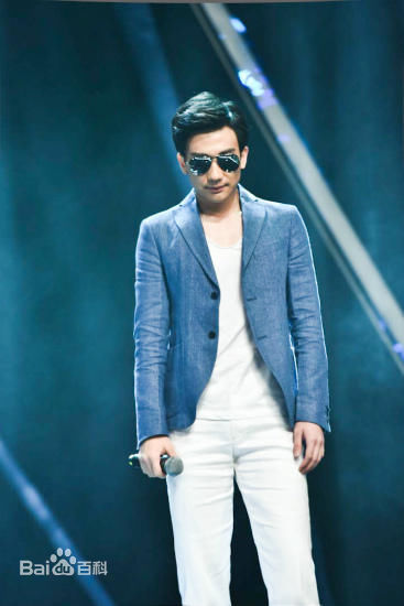 吴昊宸出席活动生活照