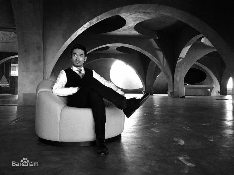 栾元晖(MAX)照片性感图片图集