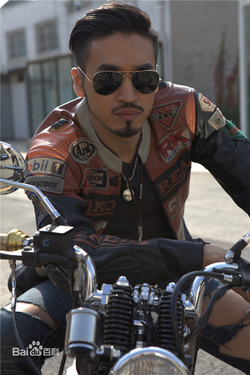 栾元晖(MAX)照片性感图片图集