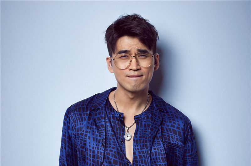 最新栾元晖(MAX)性感图片