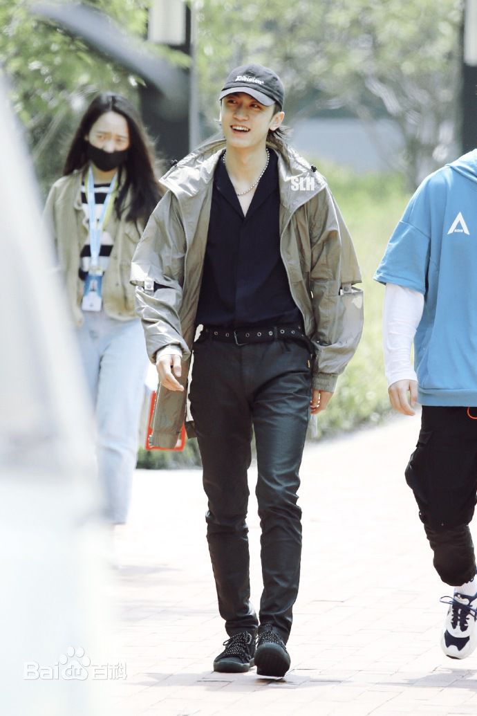 牛超明朗少年-饭拍合集前后照片