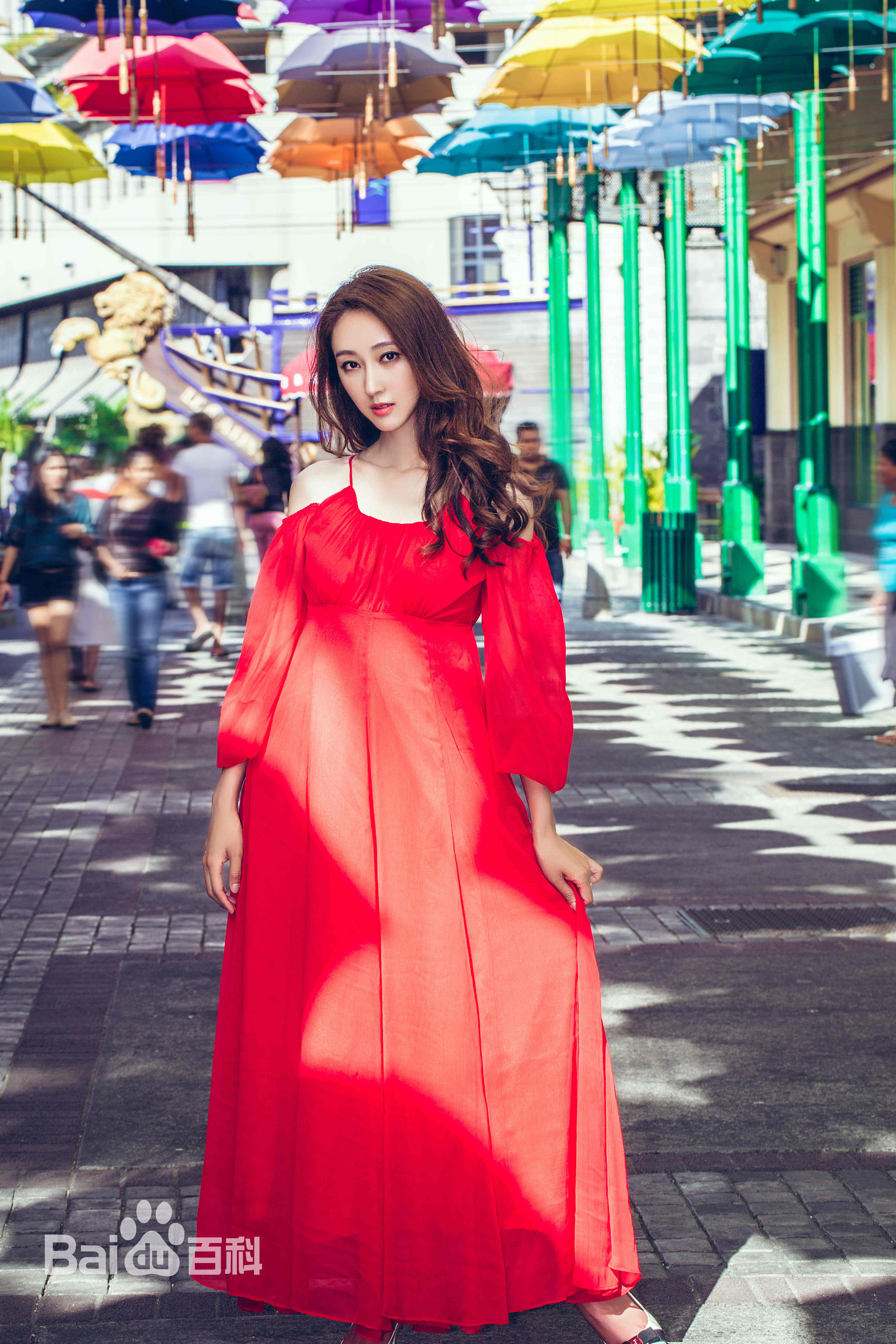 张宇菲图集素颜照相册