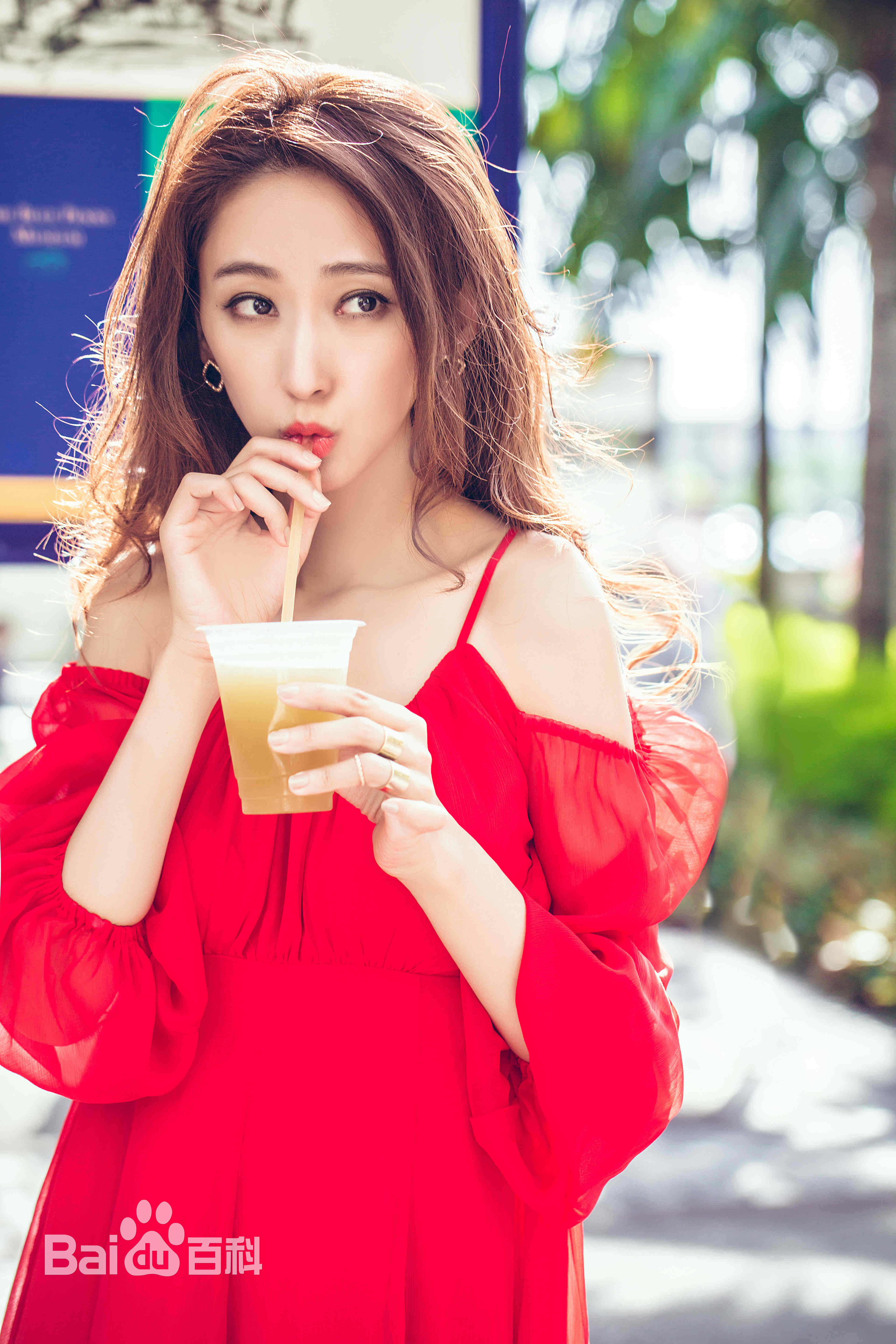 张宇菲图集素颜照相册