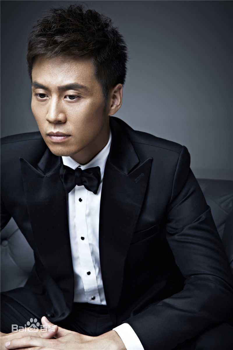 李昊臻(Haozhen Li)最新黑色壁纸