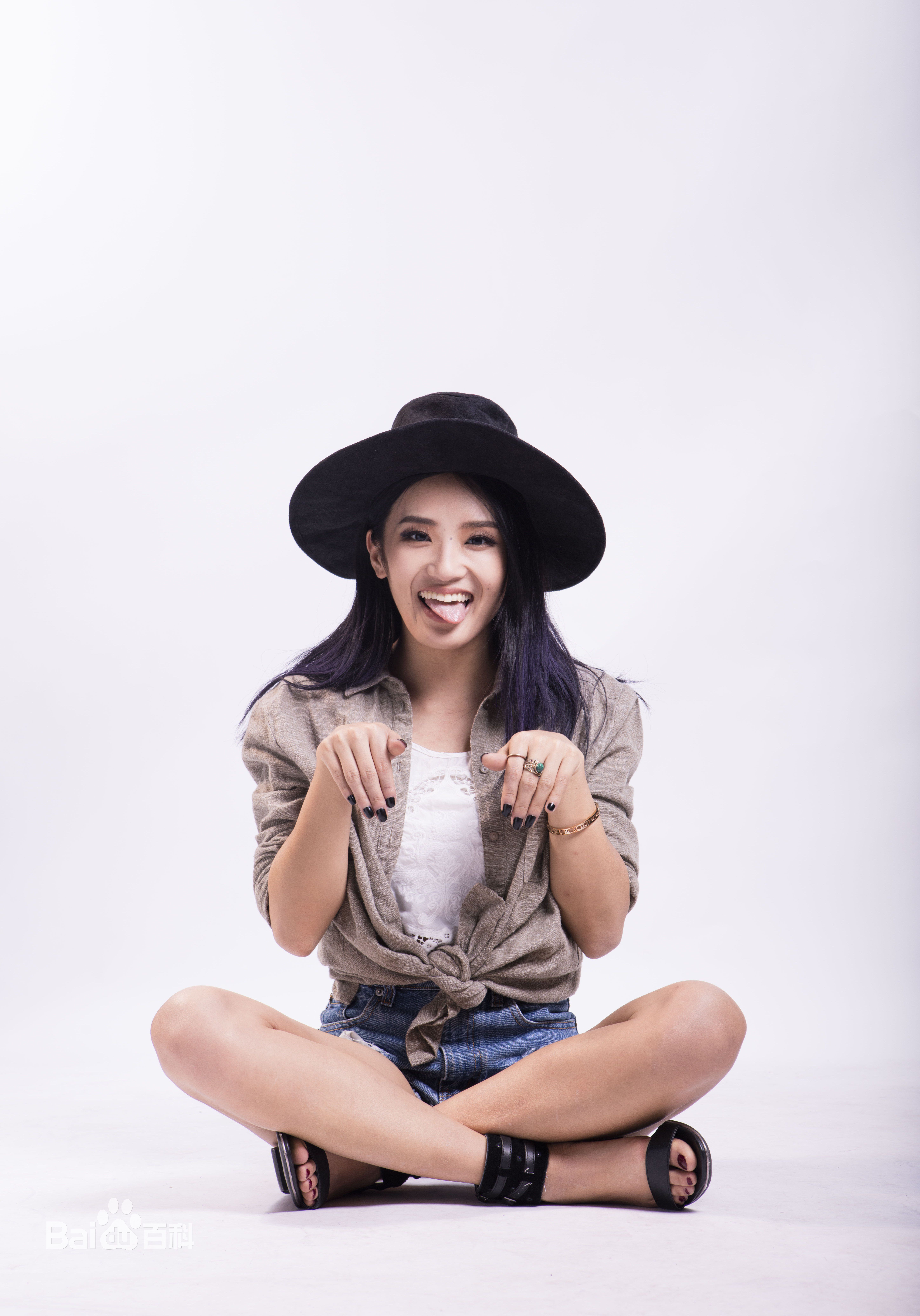 最新庞璐佳(Lucia)性感图片