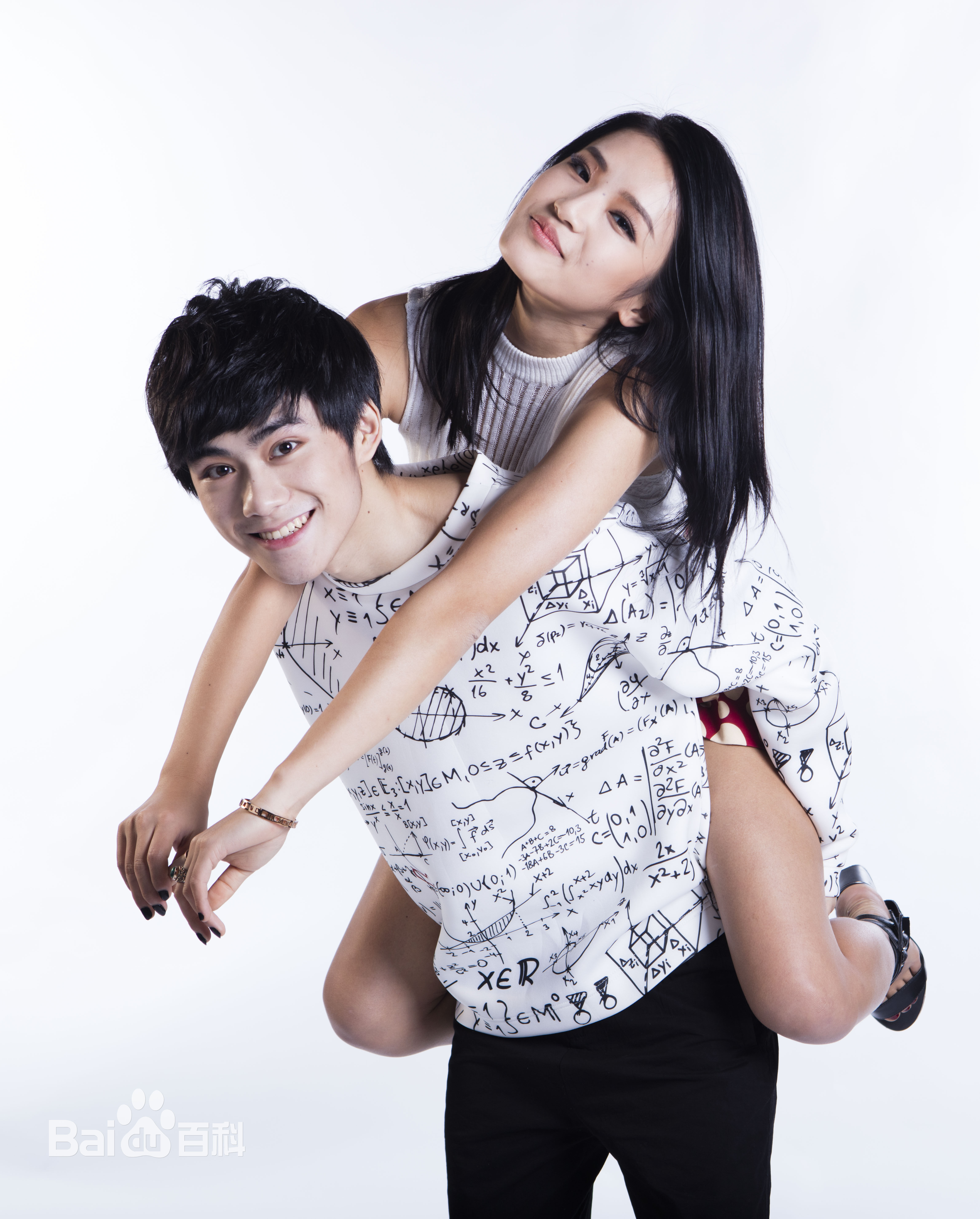 最新庞璐佳(Lucia)性感图片