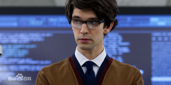 高清本·威士肖(Ben Whishaw)在《007：大破天幕杀机》Q博士中的图集