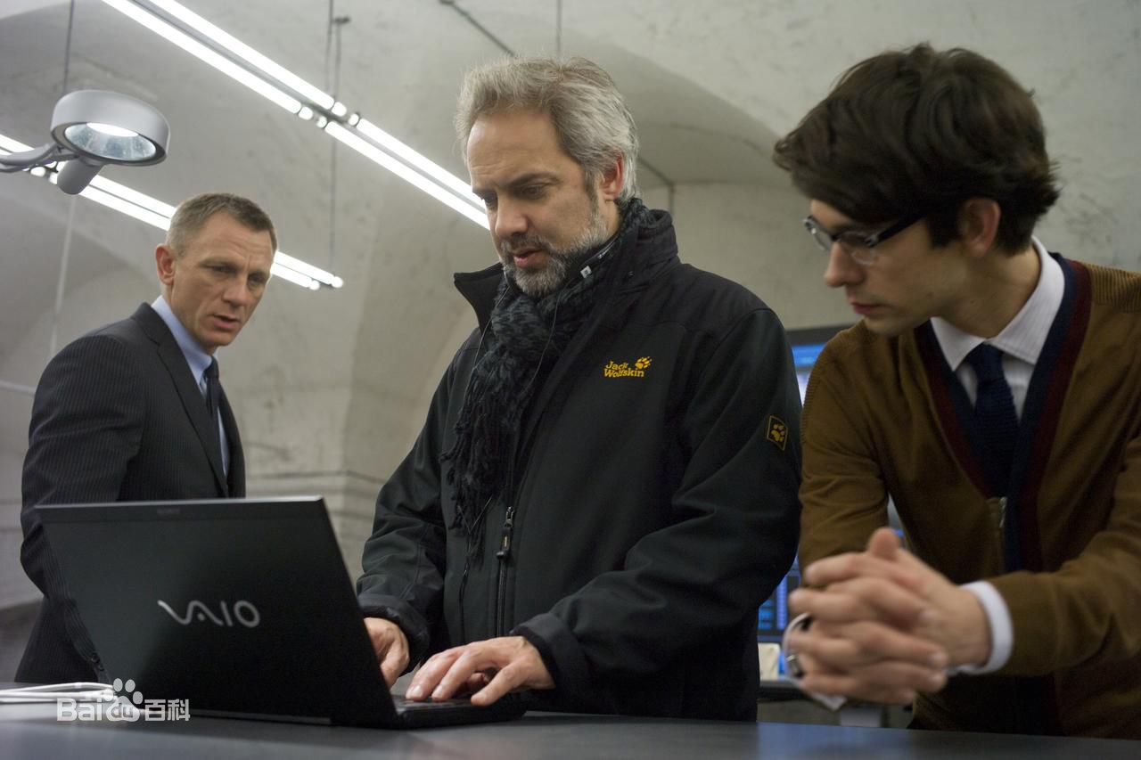 高清本·威士肖(Ben Whishaw)在《007：大破天幕杀机》Q博士中的图集