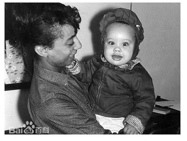 凡妮莎·威廉斯(Vanessa Williams)家庭生活照片生活照相册