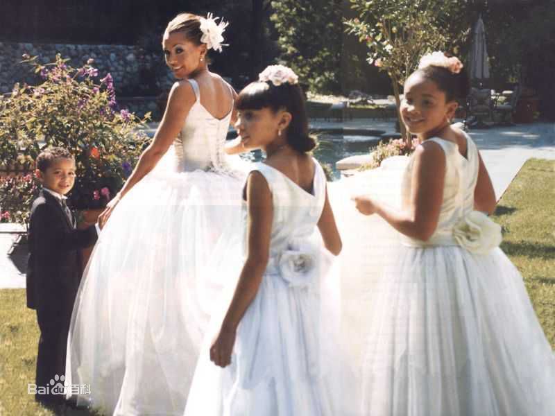 凡妮莎·威廉斯(Vanessa Williams)家庭生活照片生活照相册