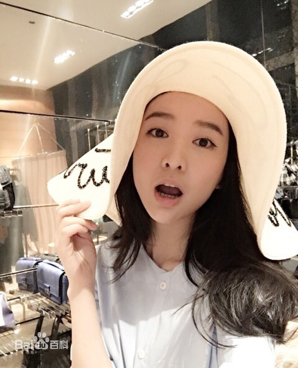 王学敏生活照素颜照相册