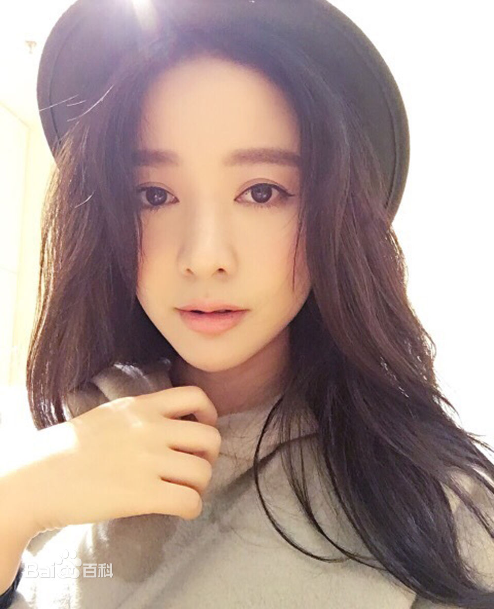 王学敏生活照素颜照相册