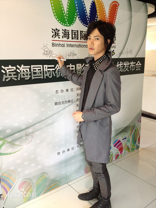 曾祥程(Kenny)的照片素颜照相册