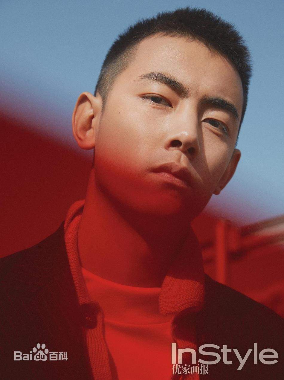 最新纪凌尘性感图片