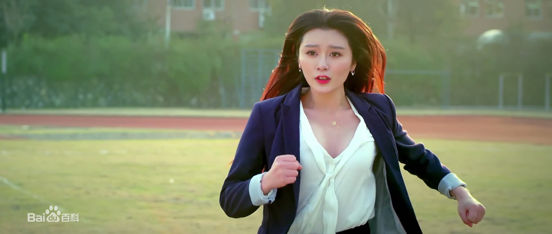 李萌萌(LiMengmeng)《仙班校园》饰雯雯精选剧照