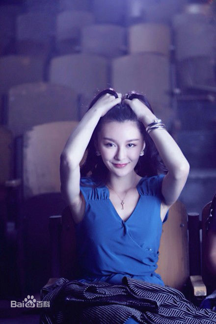 李萌萌(LiMengmeng)《恐怖将映》饰颜芳芳剧照